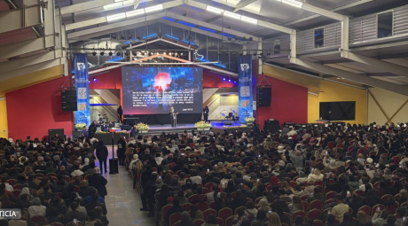 Encuentro histórico de fe reúne a cerca de 3 mil personas en Uruguay